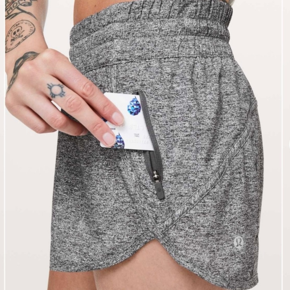 Lululemon Tracker Short V 4”